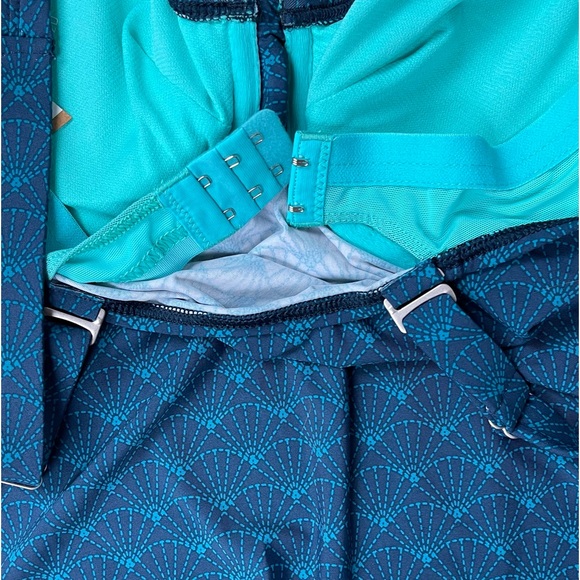 Title Nine NWT Bodacious Tankini Swim
Top Turquoise Floral Detail Blue 32D Beach - Picture 6 of 8